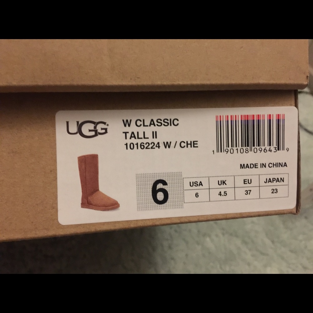 UGG size 6 tall II tall boots